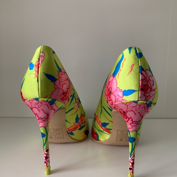 Multicoloured Satin Floral Pumps - Picture 3 of 4